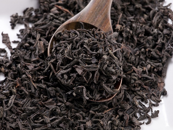 Black tea to dye your hair. learn how to do Tea Almanac