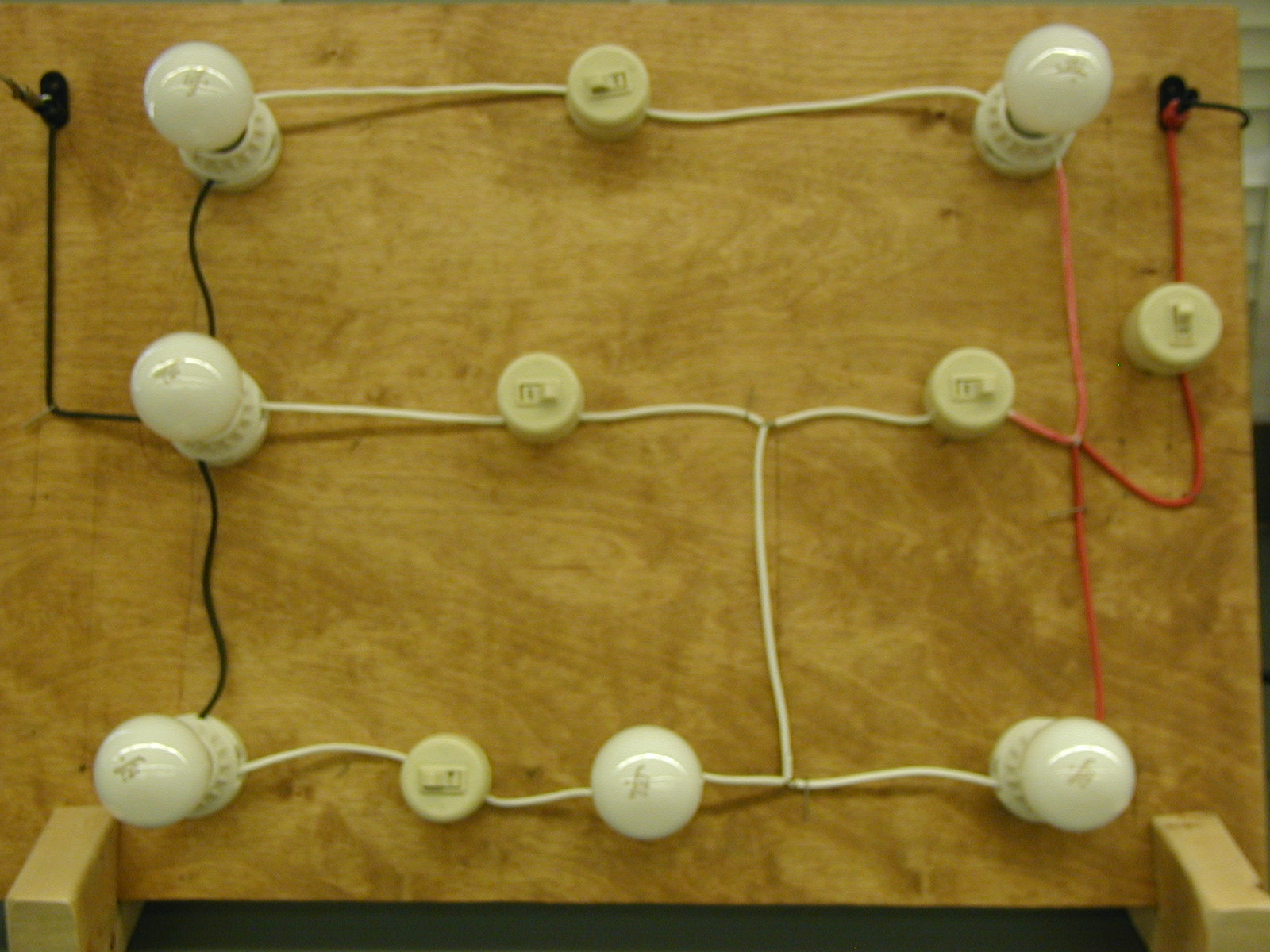 Eh01 Series and Parallel Light Bulbs