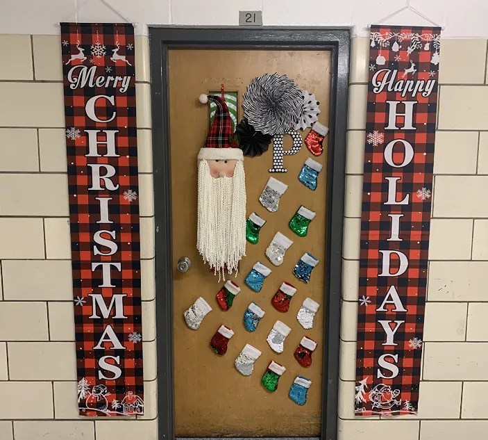 15 Beautiful Christmas Themed Classroom Bulletin Boards Nyla's Crafty