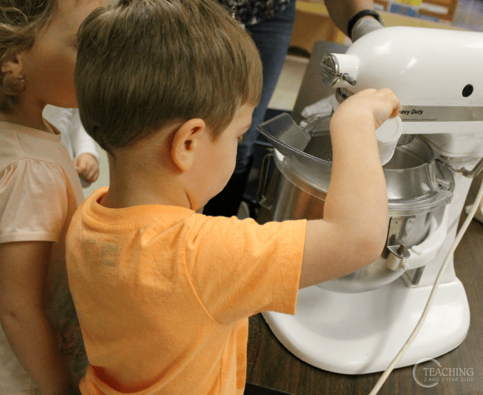 How to Make Delicious Pumpkin Muffins with Toddlers and Preschoolers