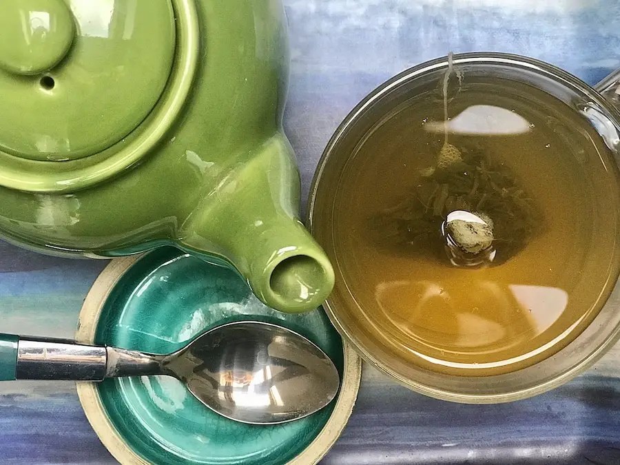 Black Tea vs Earl Grey, Taste, Differences, and Similarities (2023)
