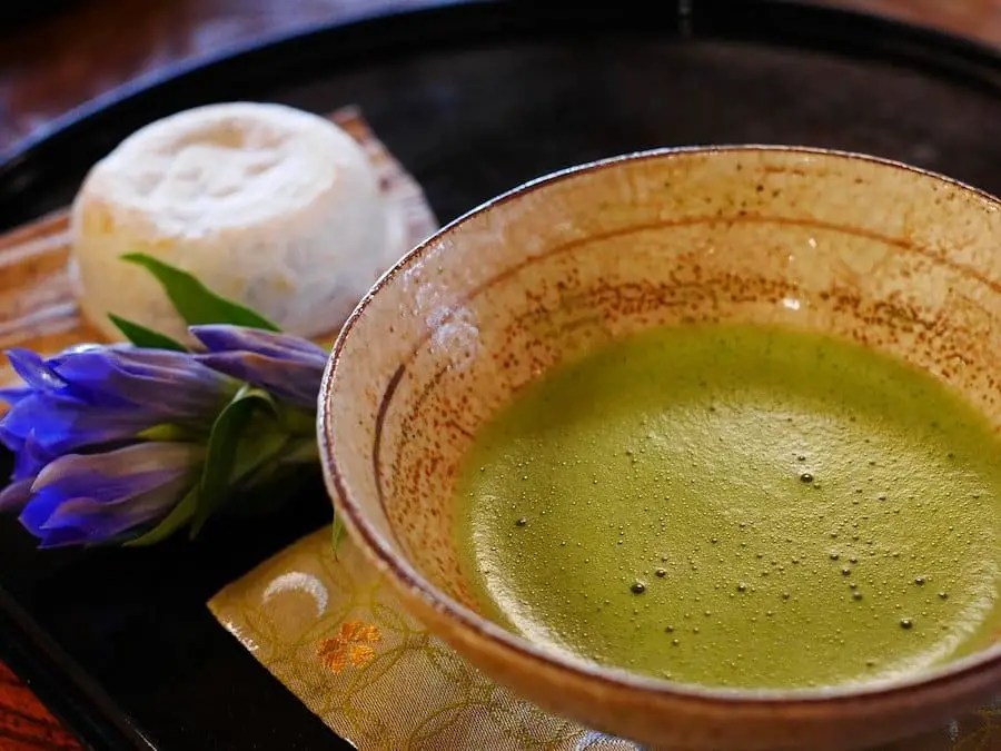 Does Matcha Tea Have Caffeine? When It Does and Doesn’t