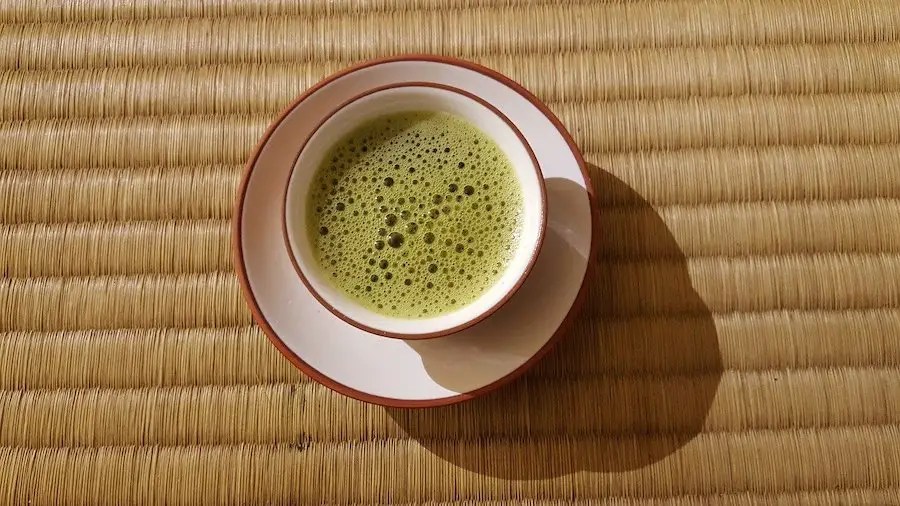 Does Matcha Tea Have Caffeine? When It Does and Doesn’t