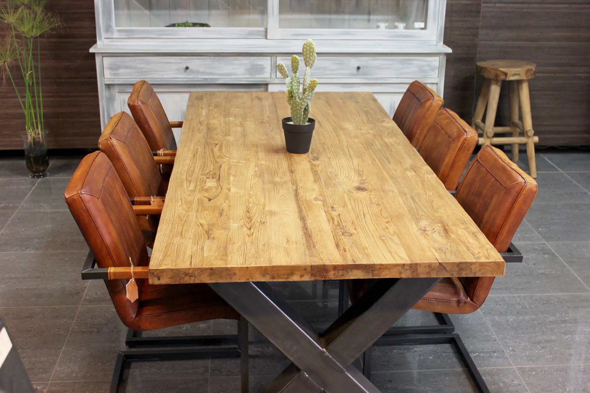 Teak Besi T180300 Old design eettafel teak, metalen onderstel