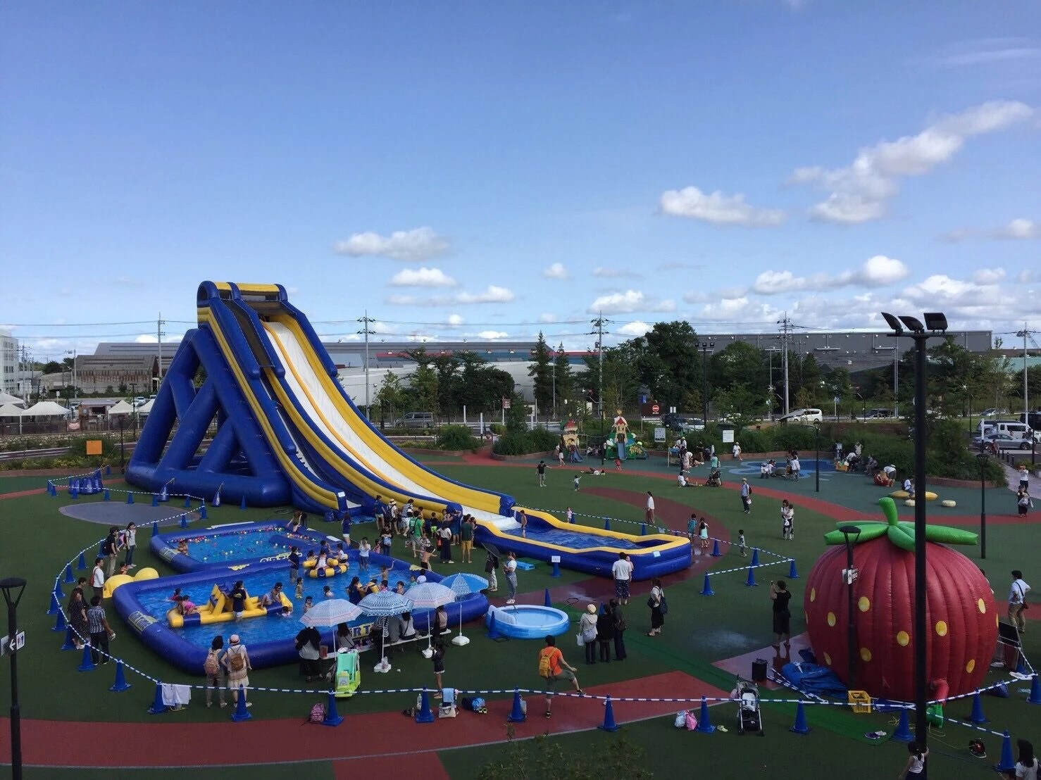 エアー遊具のレンタルは株式会社Teals