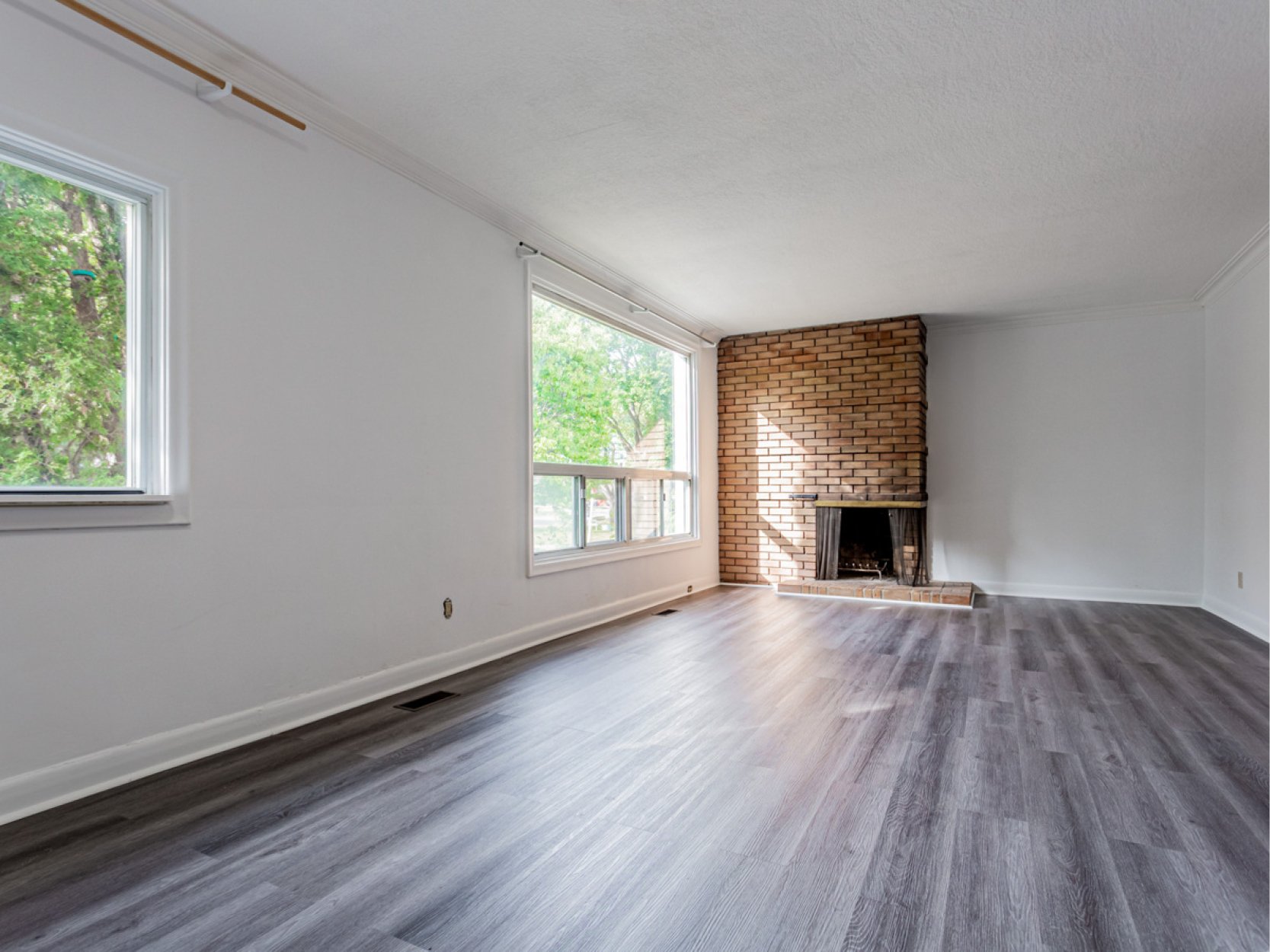 53 Mallow Rd Elizabeth & Julian Team Compton Real Estate