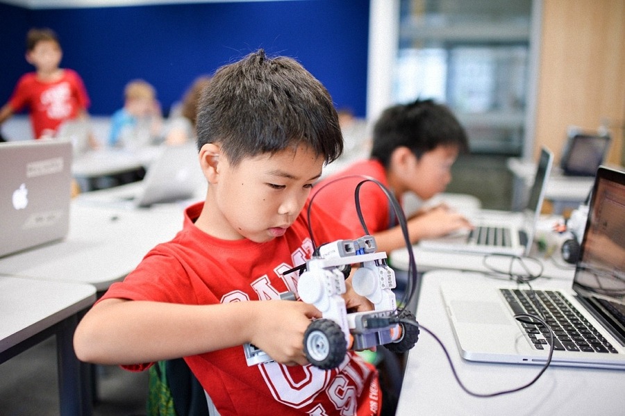 4 Reasons Why Children Should Learn Robotics Team Ctf Best In Class