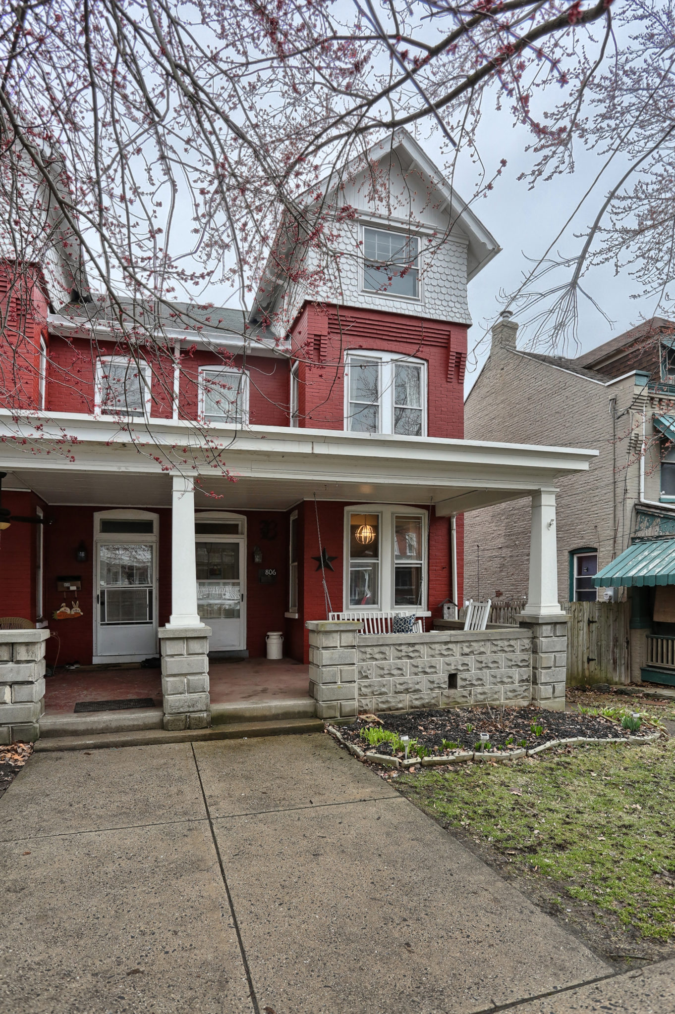 d • Emmily Longenecker Team Iron Valley Real Estate