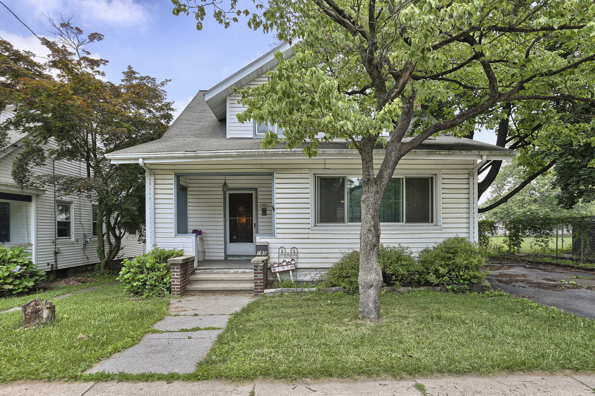 195 Walnut Street, Lebanon PA 17042 • Emmily Longenecker Team Iron