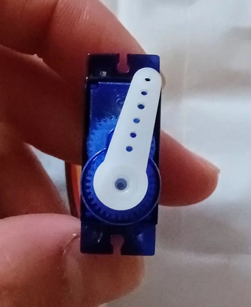 【ラズパイ】Raspberrypi5でラジコンサーボ「SG90」を使う方法【gpiozero】