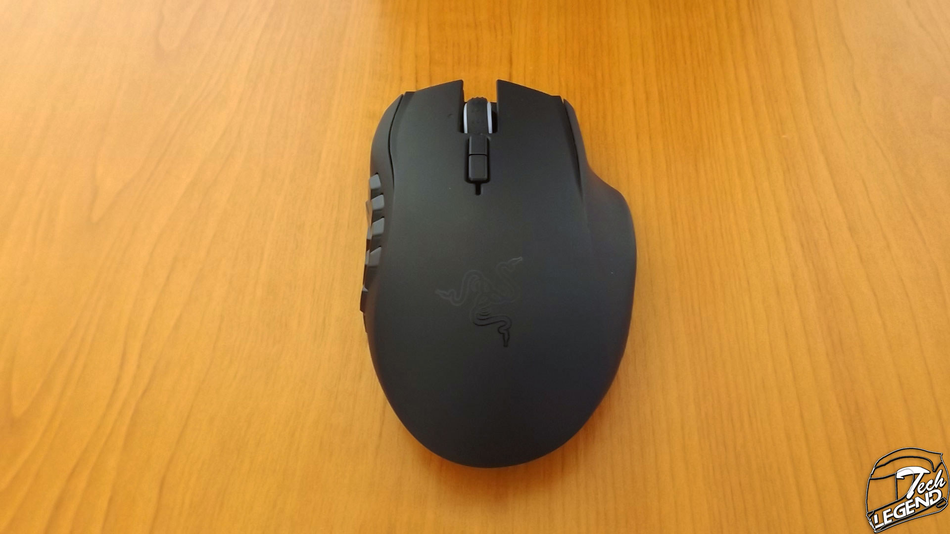Razer Naga Epic Chroma and Razer Mug Review