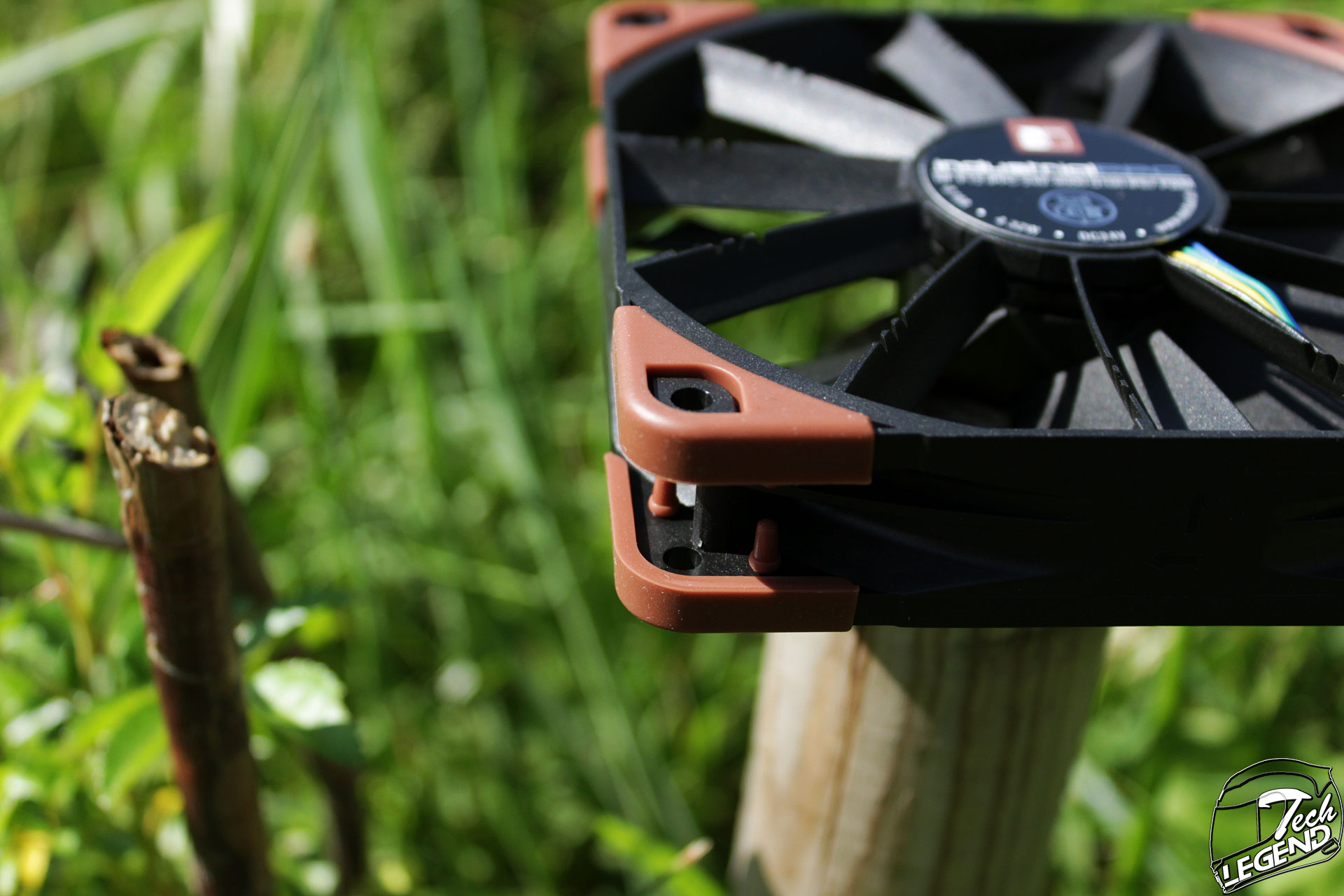 Noctua NFF12 INDUSTRIALPPC3000 PWM PC Fan Review