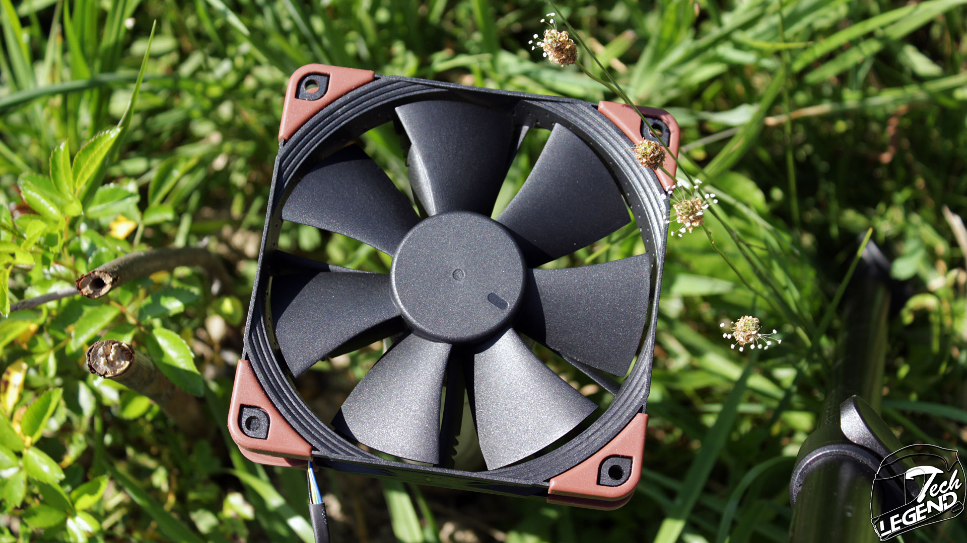 Noctua NFF12 INDUSTRIALPPC3000 PWM PC Fan Review