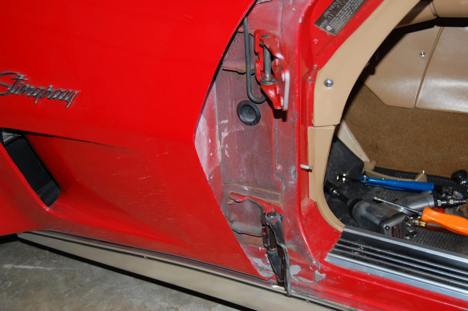 196882 Corvette Door Hinge and Window Repair CC Tech