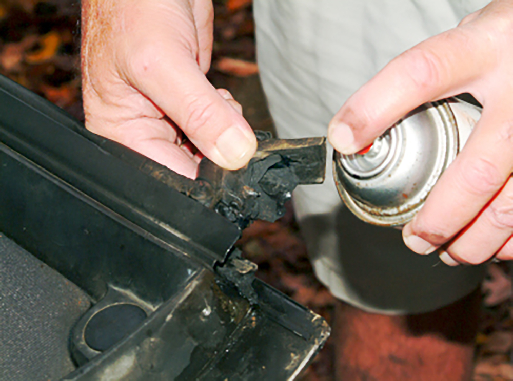 How to Replace C4C6 Corvette Roof Panel Weather Stripping