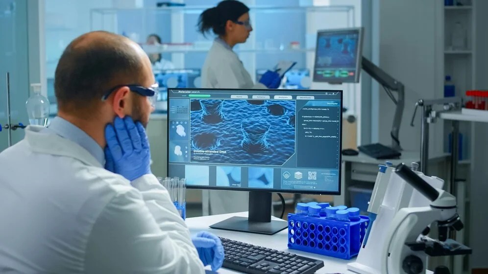 Here’s How a Lab Information System Benefits Your Facility Tech Behind It