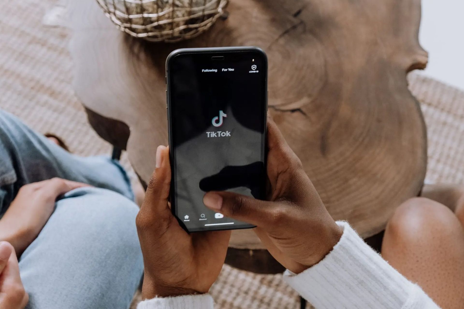 Woman frozen in street TikTok video is viral • TechBriefly