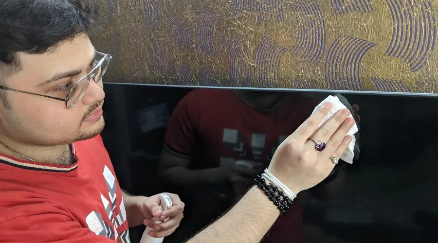 How to Clean Sunbrite TV Screen? (Know This FIRST!)