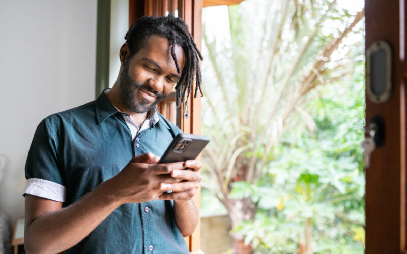 What to Look For When Buying a Used Cell Phone TechBuzz by AT&T