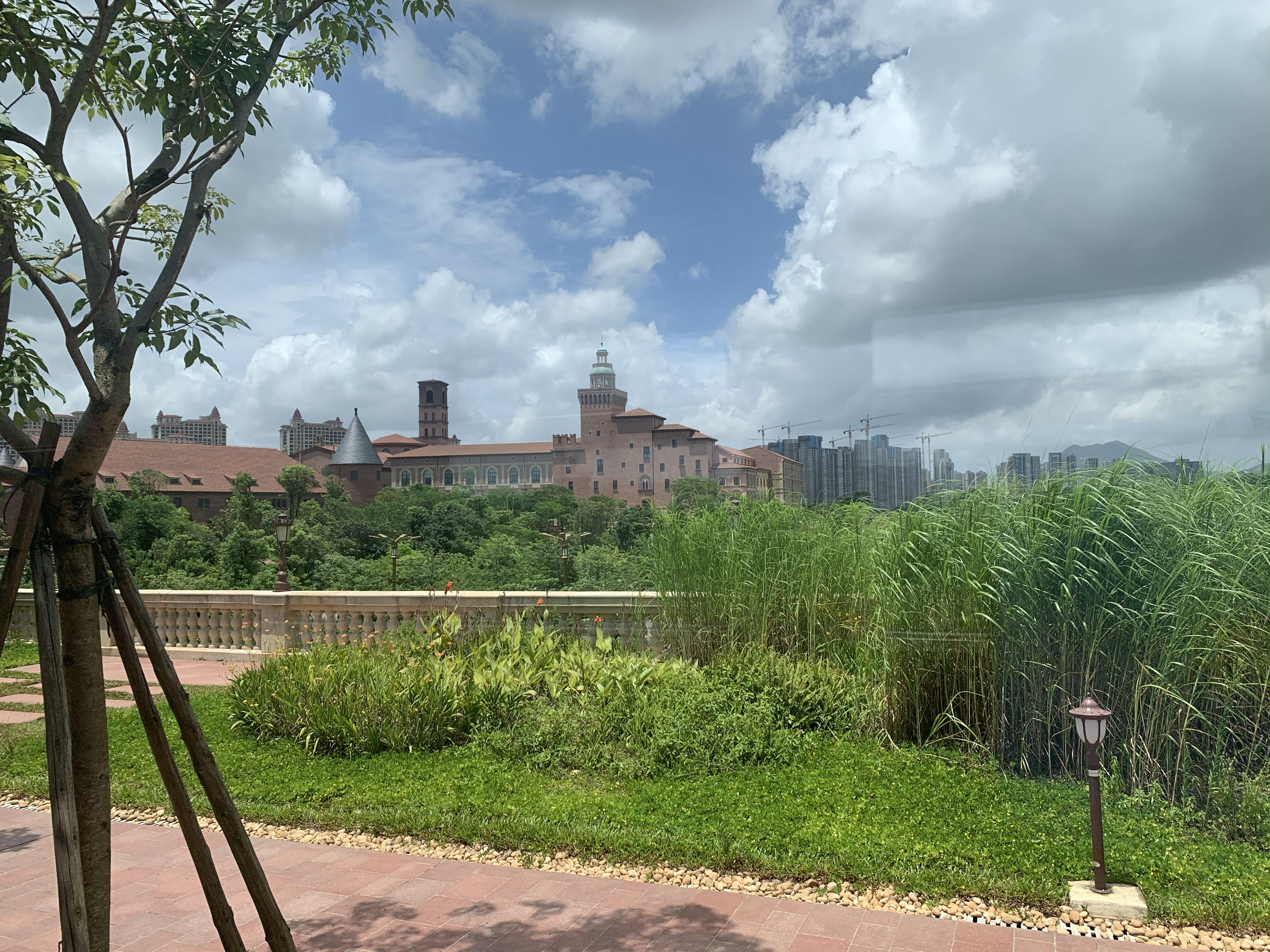 Zonas verdes del campus empresarial Huawei