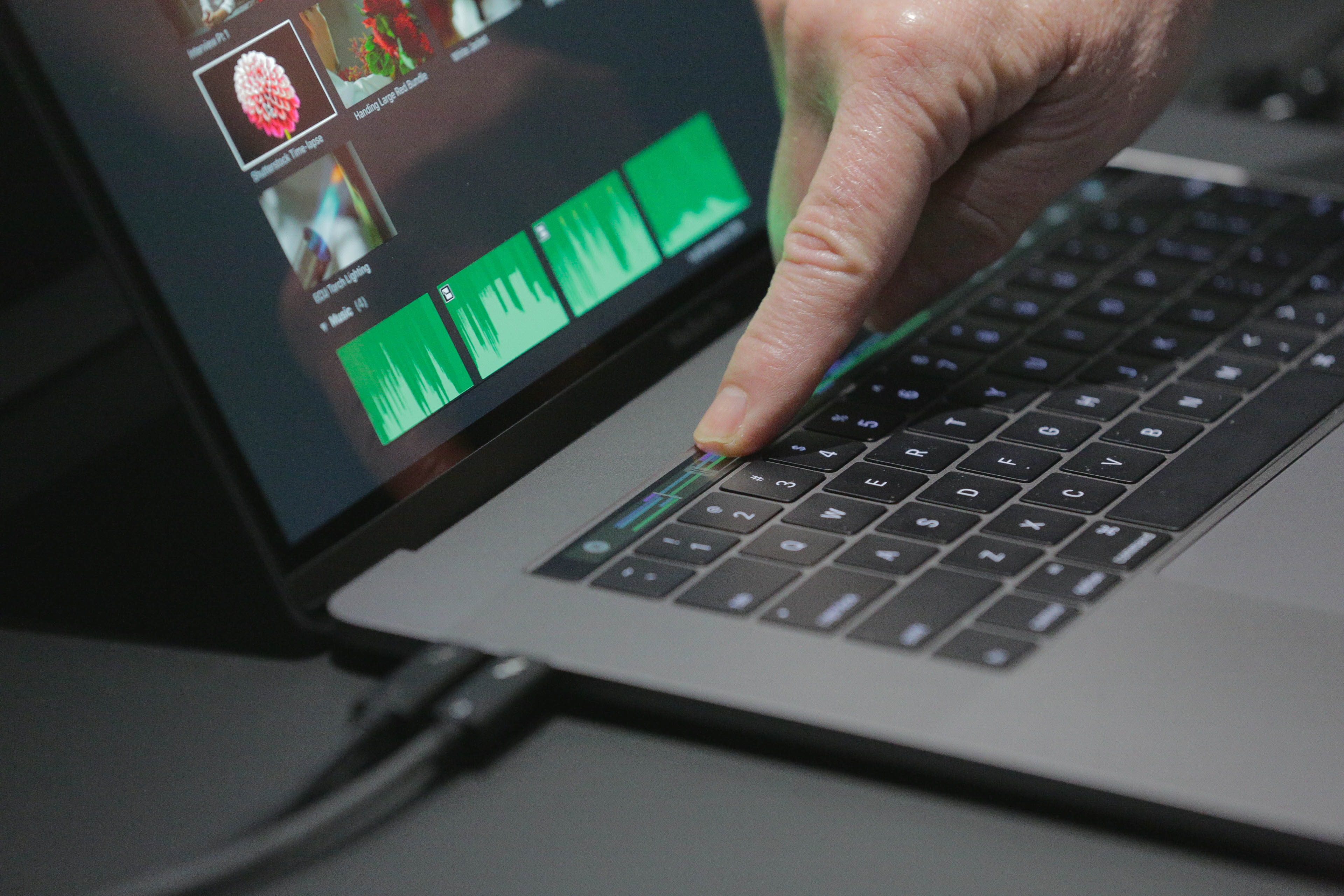 Apple could be working on ARM-based Mac chips to make Mac laptops more