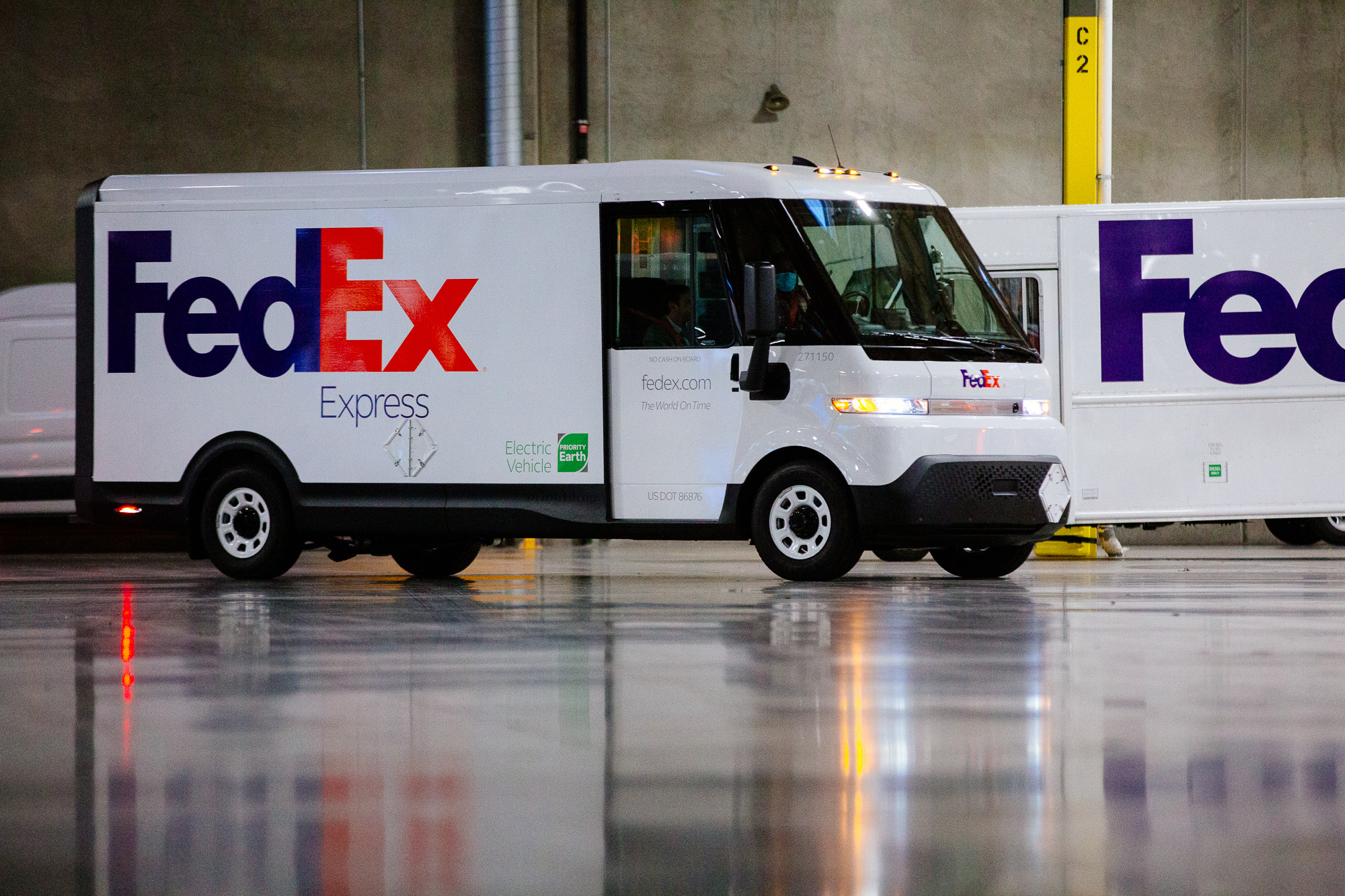 FedEx receives its first fullyelectric GM Brightdrop delivery vans
