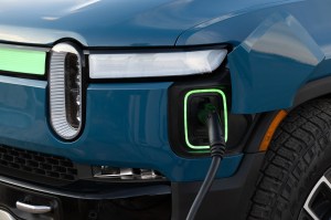 Rivian targets gas-powered Ford and Toyota trucks and SUVs with ,000 ‘electrical improve’ discount