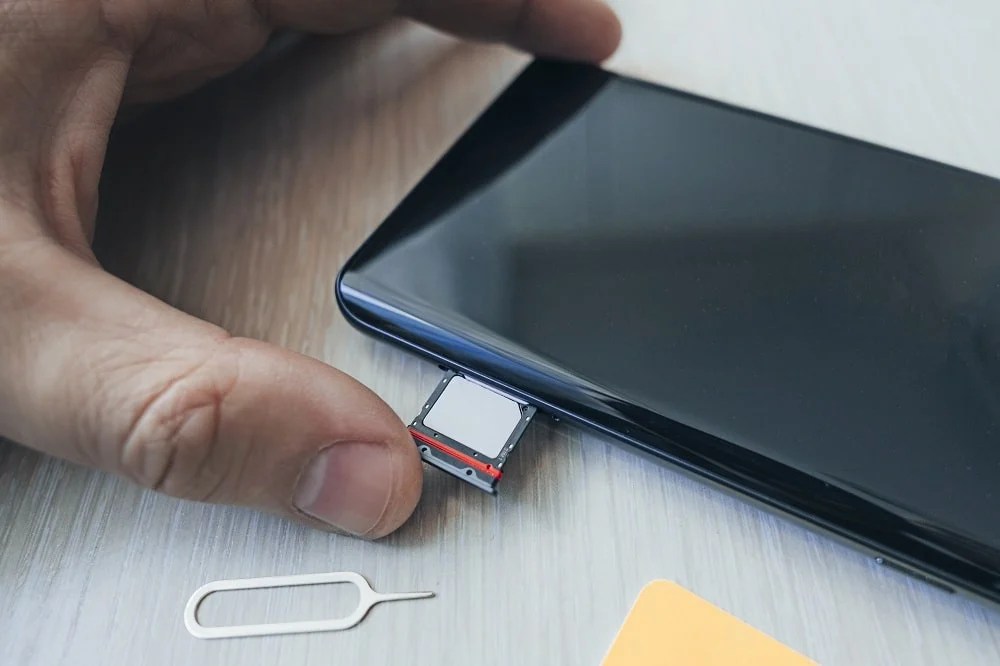 How to Remove SIM Card from Samsung S8+ TechCult