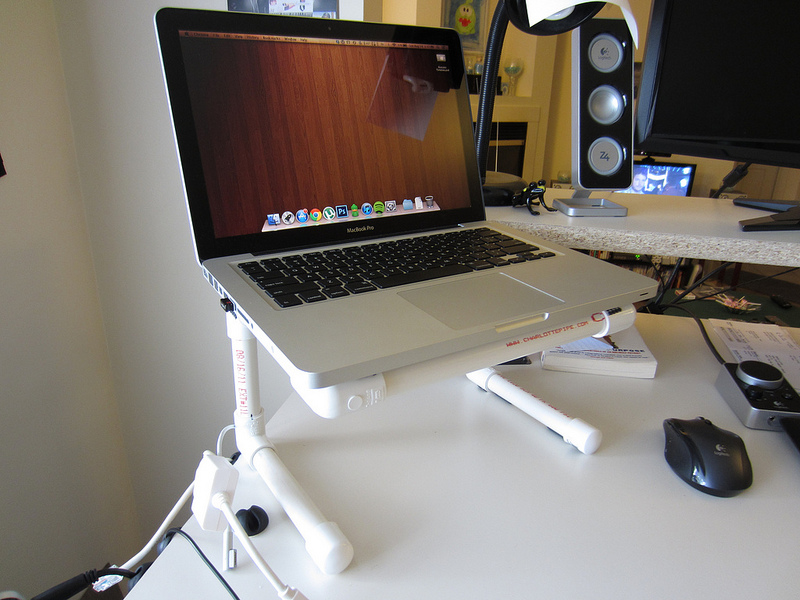 How to make a DIY laptop stand for 8 Techerator
