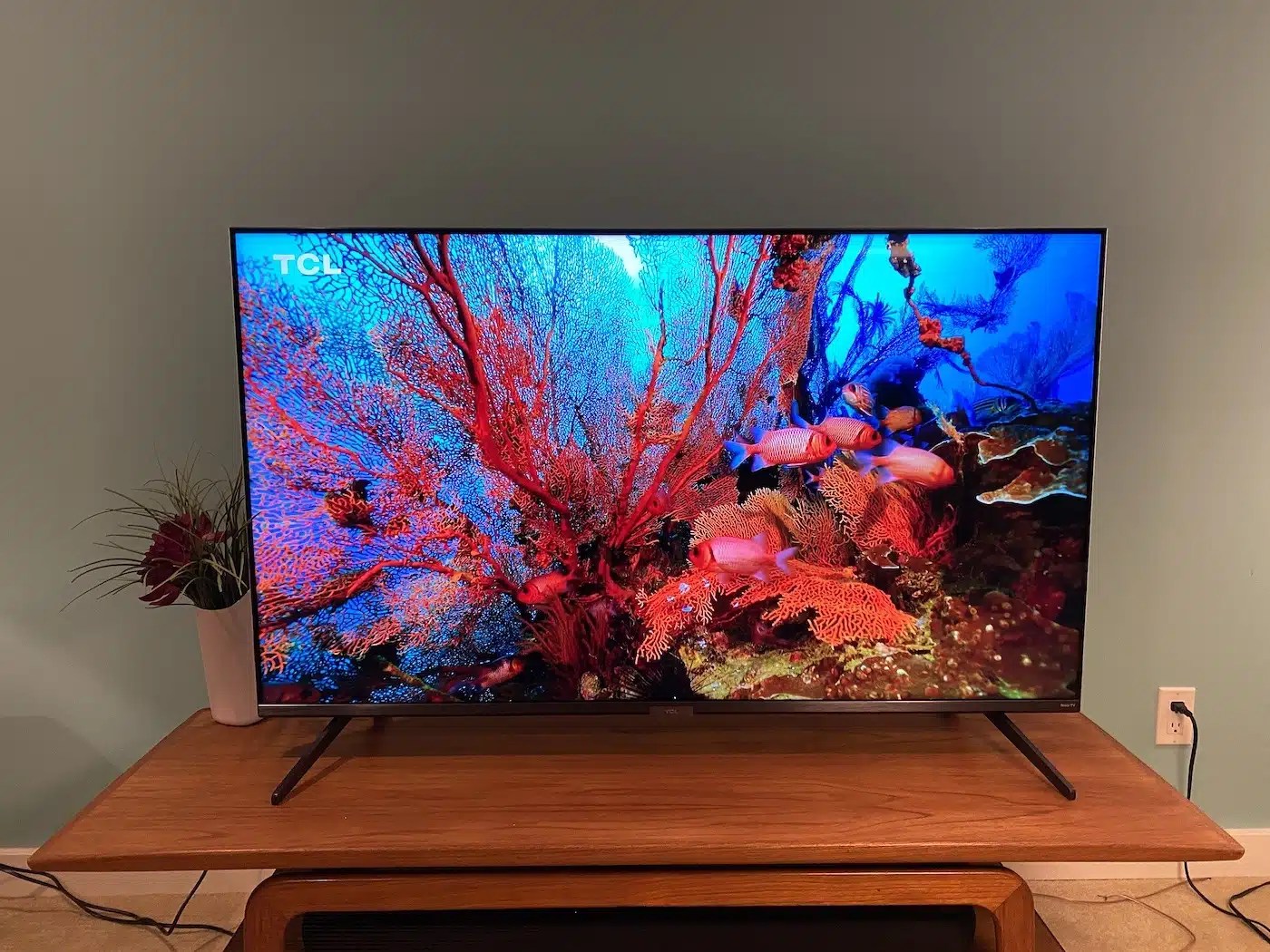 Tcl 6 Series 4k Uhd Qled Roku Tv Review Techgadgetscanada Com