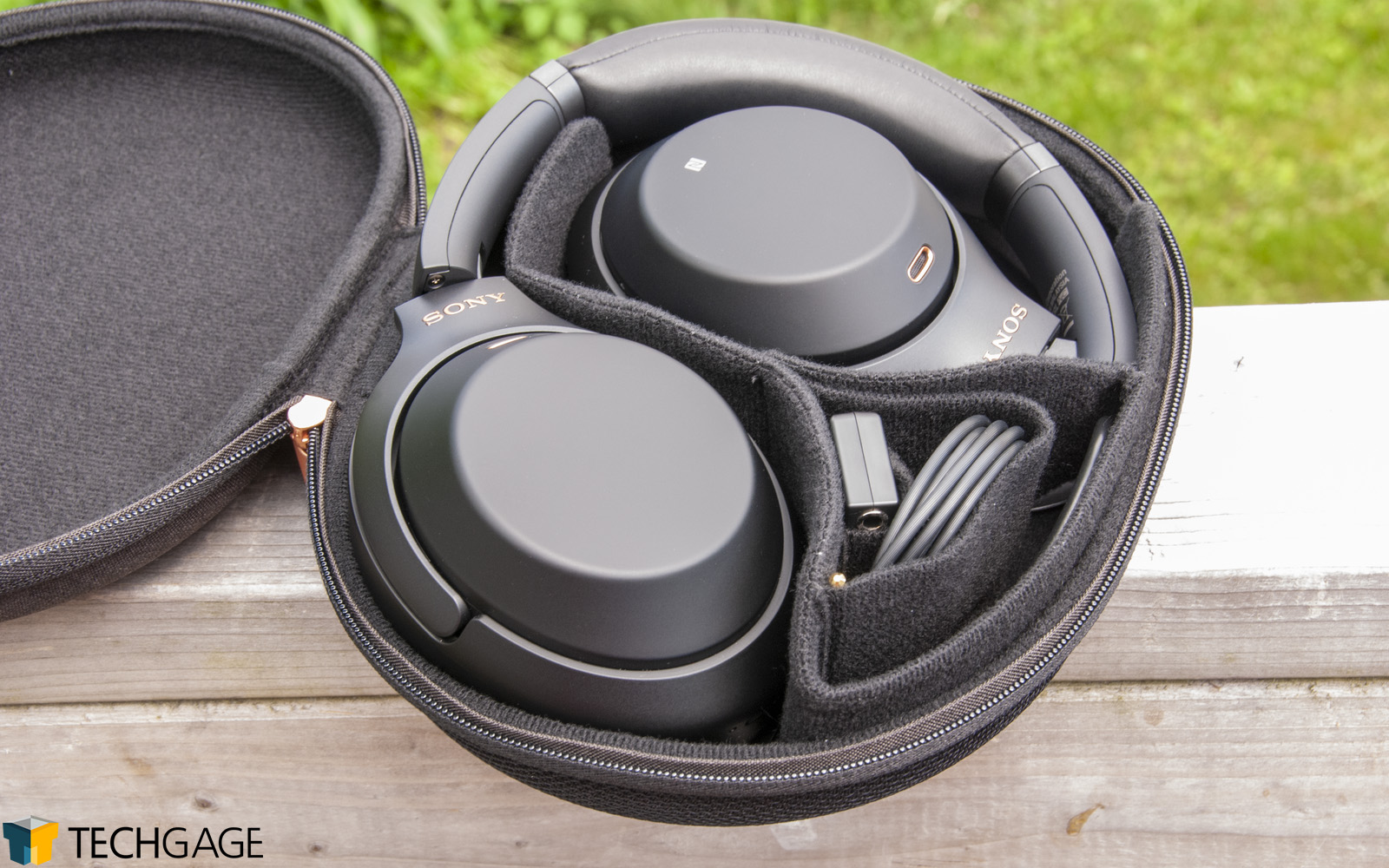 Silence is Golden Bose 35 II vs. Sony WH1000XM3