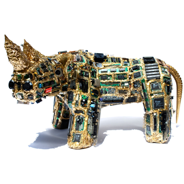 How to create sculptures using CD and computer peripherals? Techglimpse