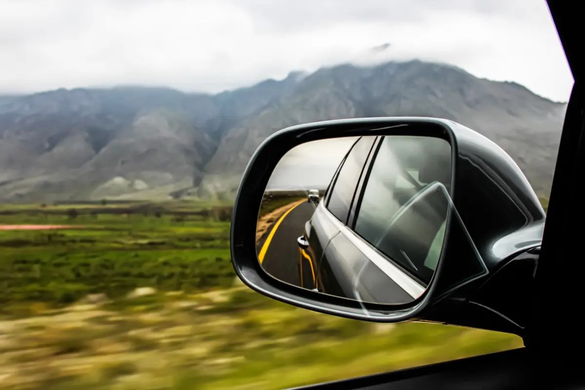 Why Are Vehicle Mirrors Slightly Curved? Techhistorian