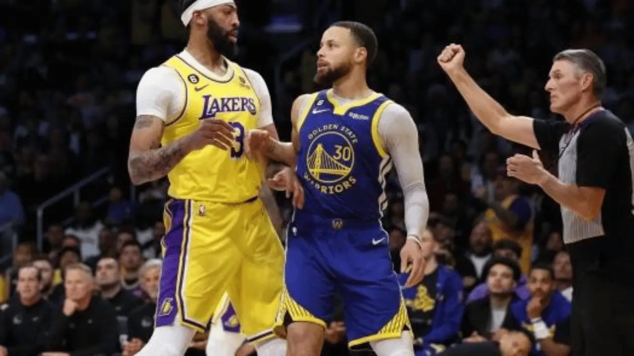 Lakers vs. Warriors A Thrilling Showdown of NBA Powerhouses Techiecycle