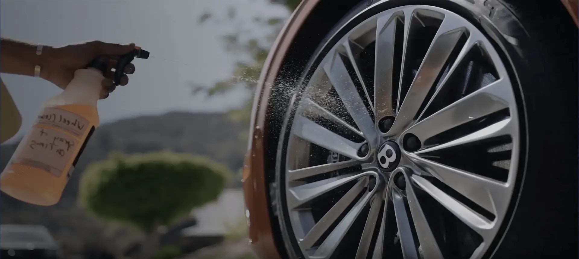 Waterless mobile car wash in Los Angeles, California