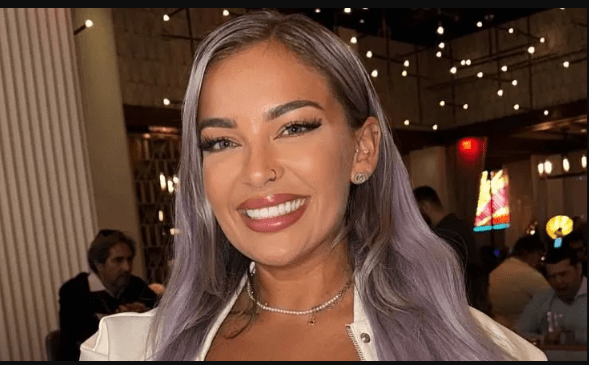 Hayley Davies Age, Career, Family, Net Worth, Height Bio 2024.