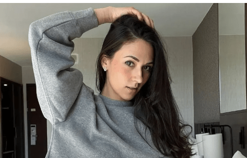 Sarah Illustrates Age, Career, Family, Net Worth, Bio 2024.