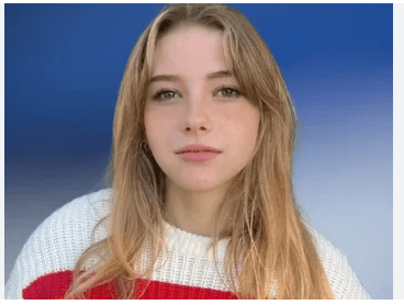 Zoe Moore Age, Career, Family, Net Worth, Height, Bio 2024.