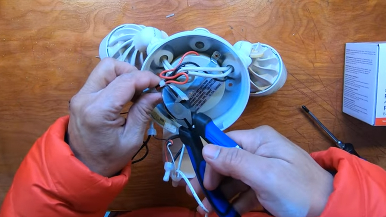 Can You Replace the Bulbs in a Ring Floodlight Camera? Tech Inspection