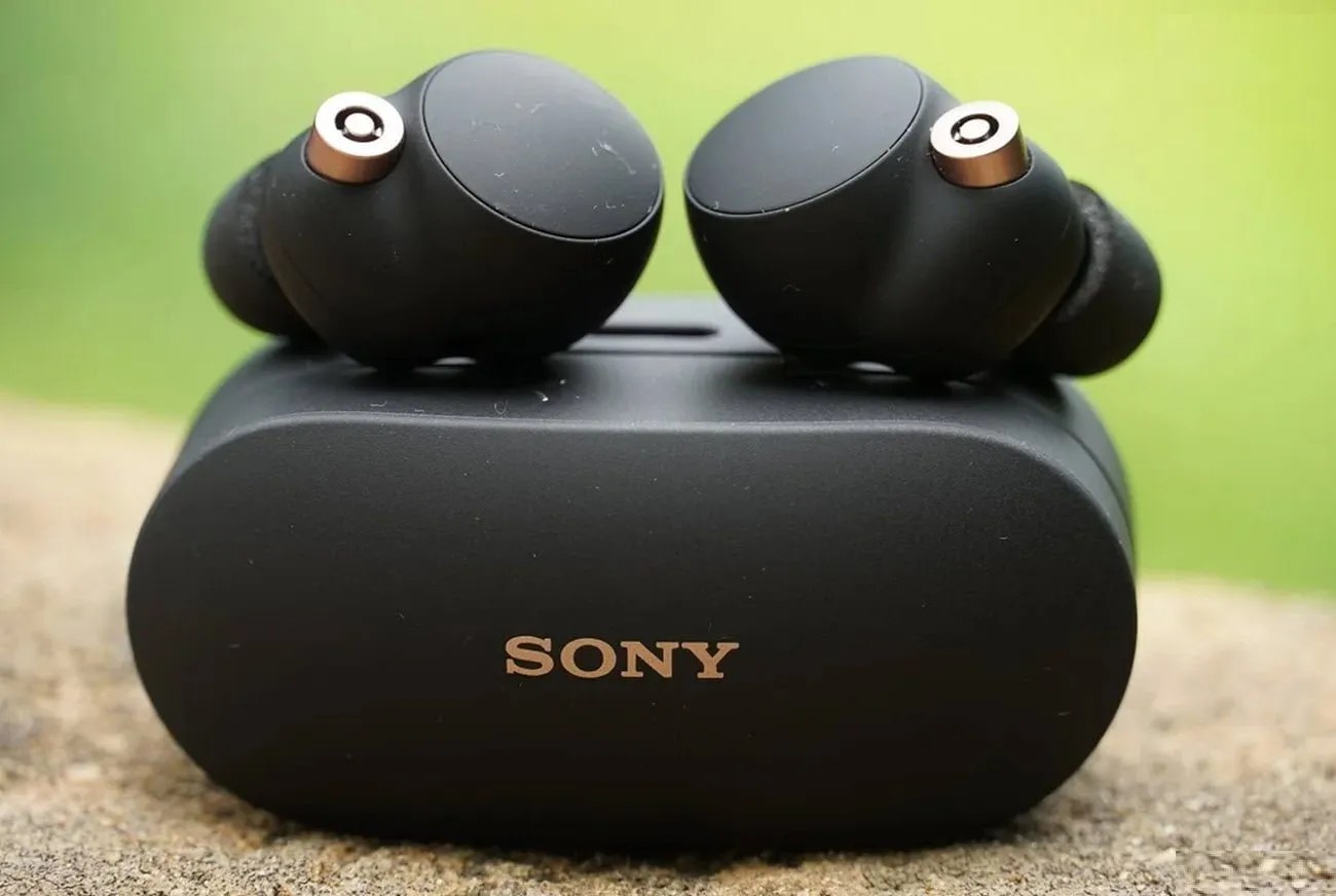 Step aside AirPod Pro, the Sony WF1000XM4 is the new earbuds contender