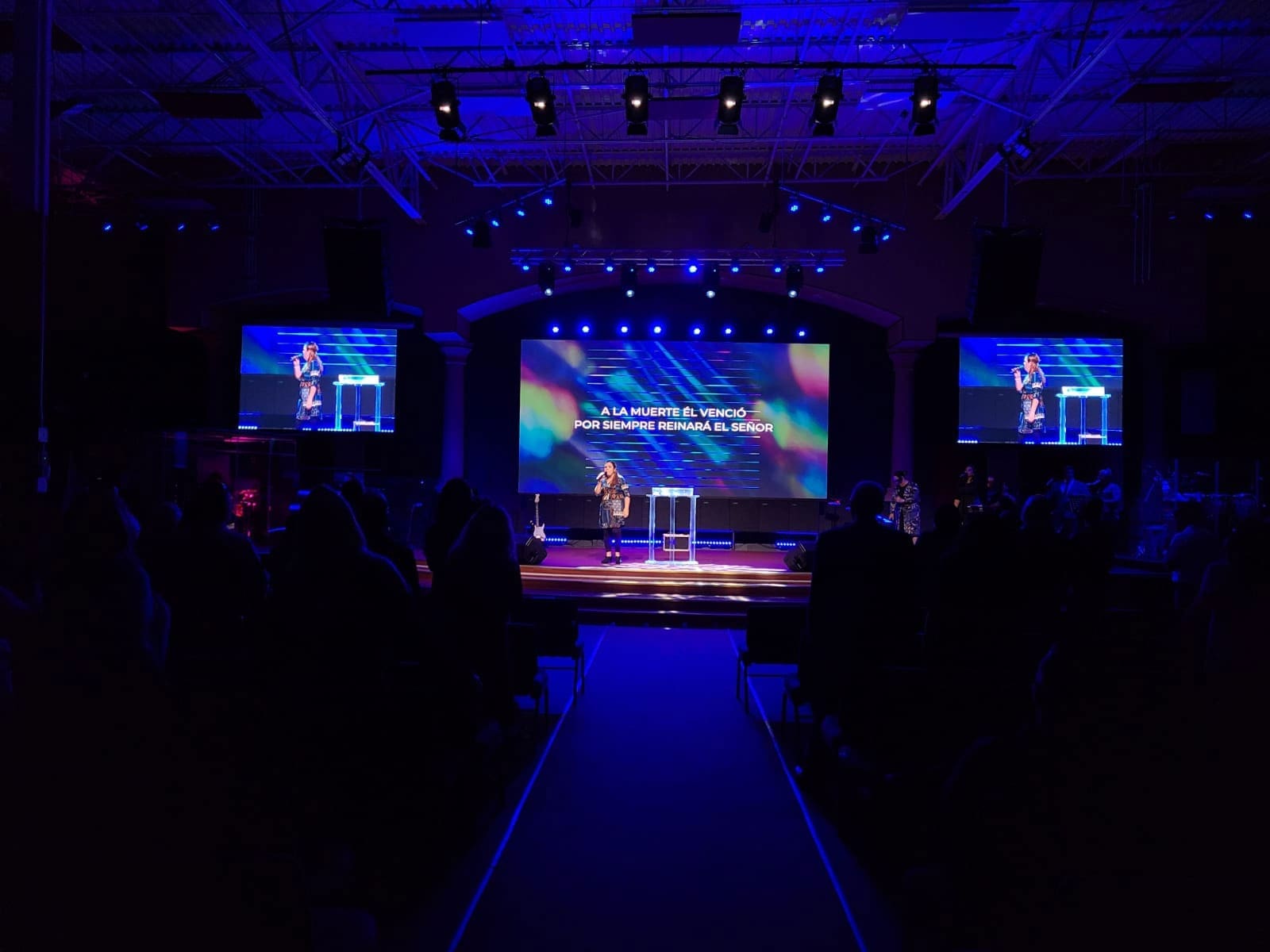 Church LED Wall User Guide, keys, and advantages of using a LED screen