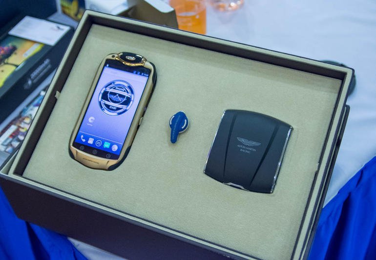 Aston Martin Racing 808 Smartphone Is The Phone James Bond Should Have