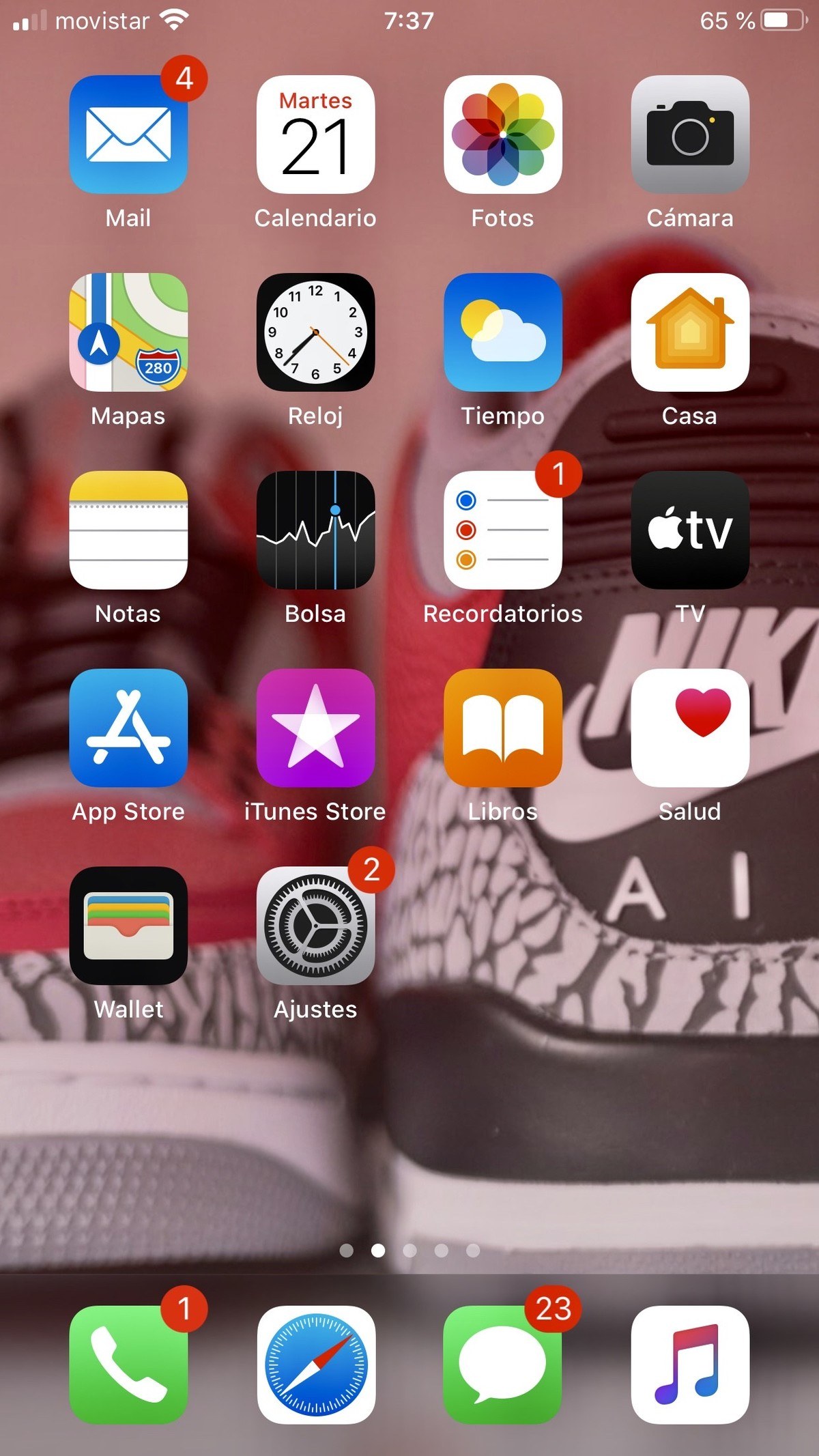Cómo descargar e instalar aplicaciones en el móvil