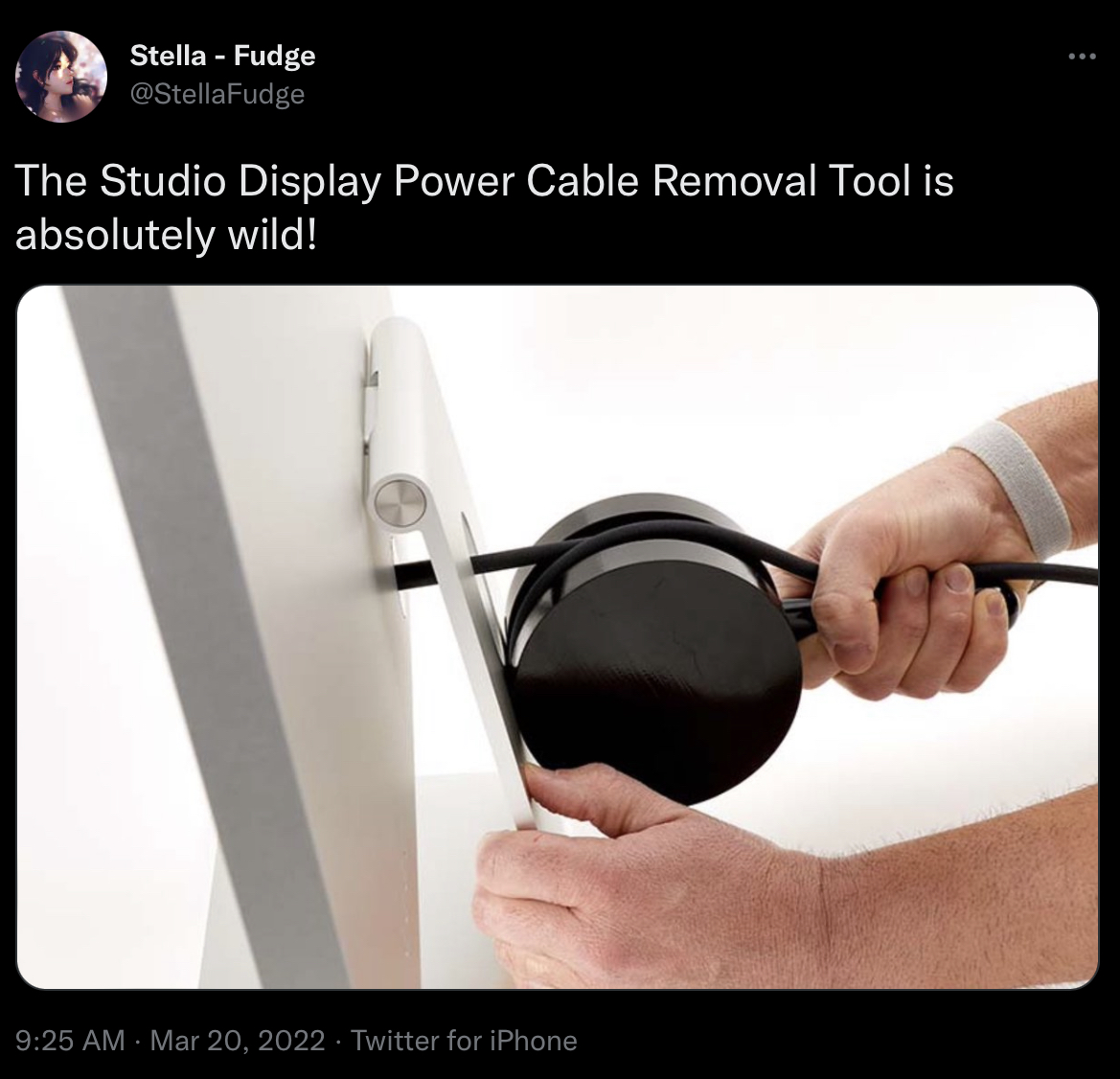 Users can only remove the Apple Studio Display’s power cable by using a