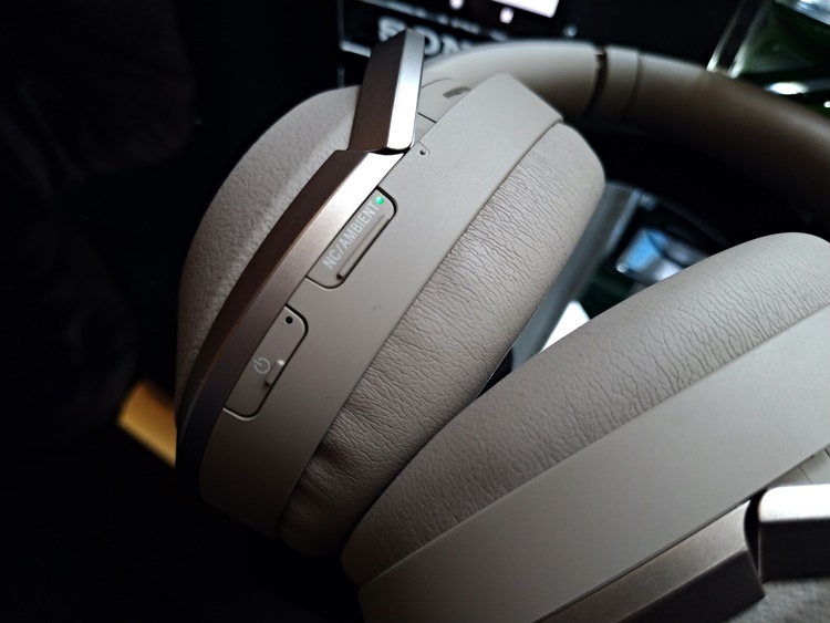 New noisecancelling & Atmospheric Pressure Optimising technology Sony