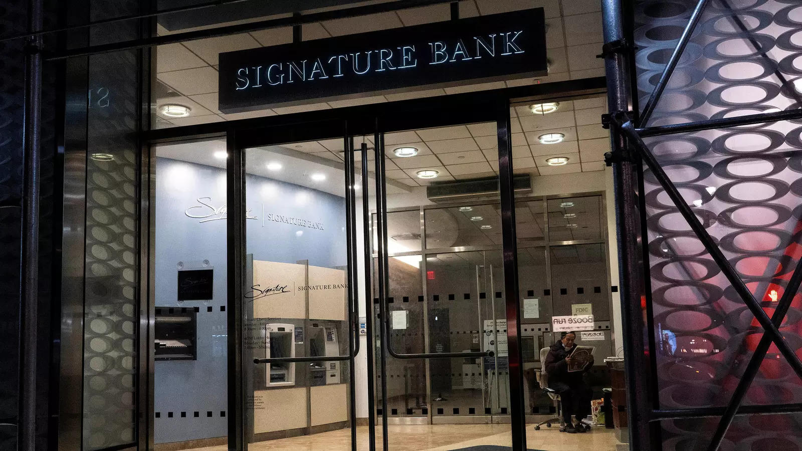 Cryptofriendly Signature Bank shut down by U.S. regulators Technext