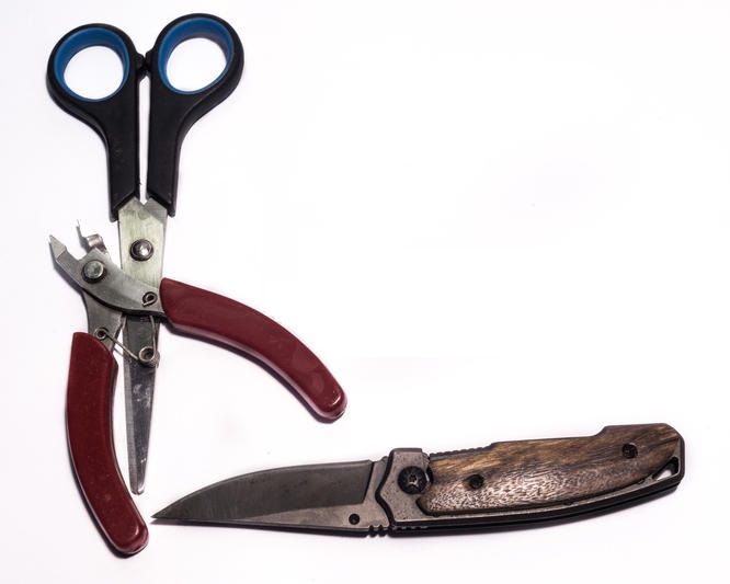 Is it possible to wash the toaster and how to clean the toaster inside