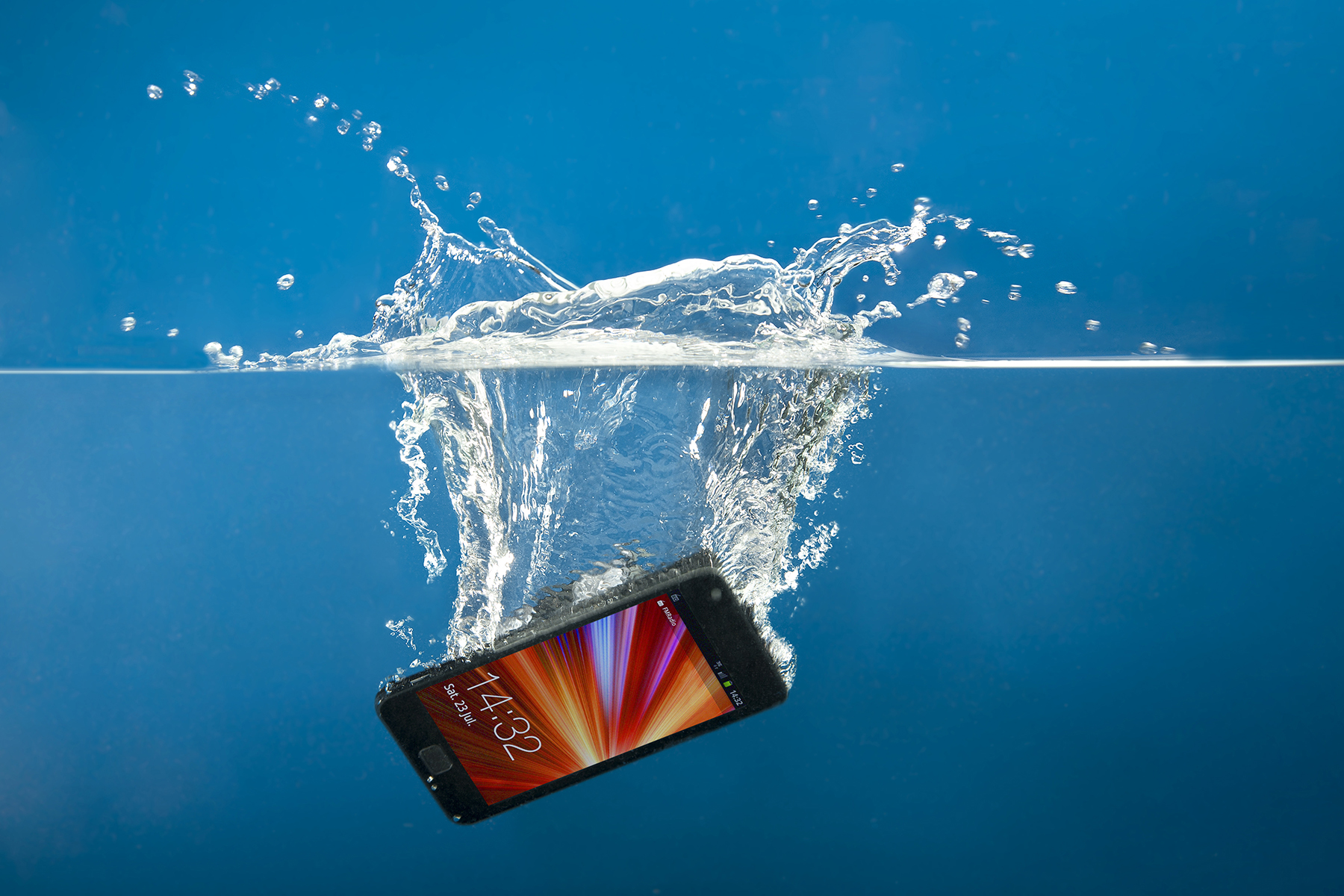 Tech Disaster How to Rescue a Wet Smartphone • Technically Easy