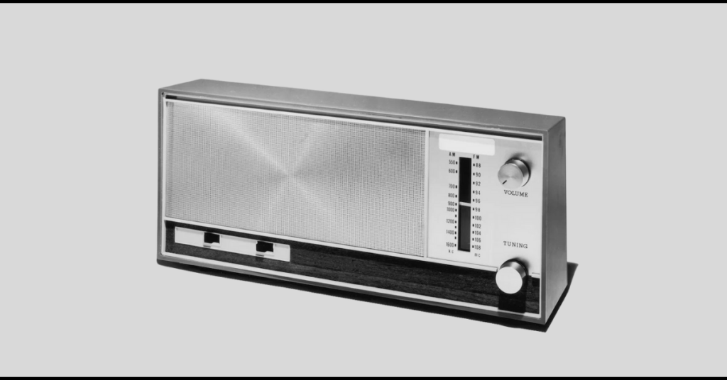 How Do AM Radios Work? (January 2024)