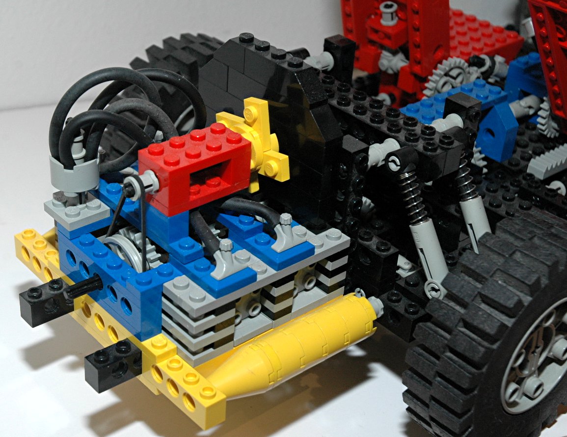 Speelgoed en spellen Lego YELLOW Technic Vehicle Chassis Base with 4 x Black Rubber Wheels